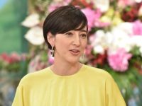 日本娱乐圈椅子跳舞竞技大赛,选手玩出了令人惊艳的新奇花样