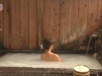 跟着《温泉行不行》无删减高清视频,品味日本专属秘汤